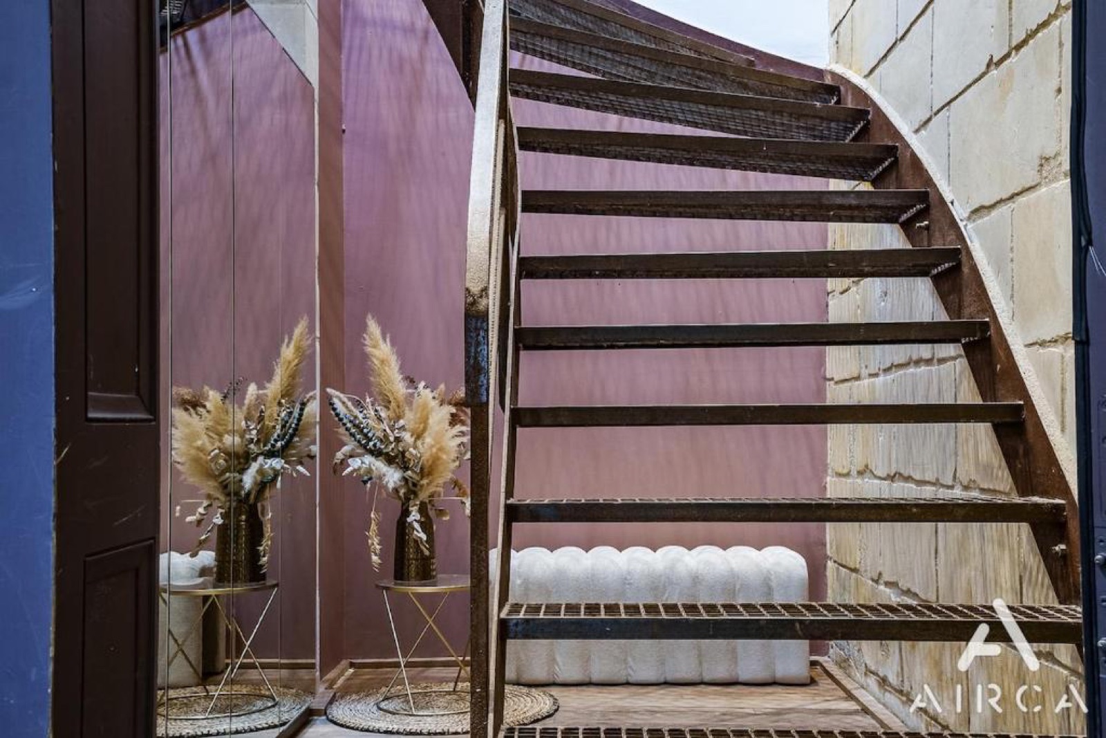 Escalier et banc